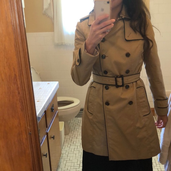 Banana Republic Jackets & Blazers - EUC banana republic trench coat